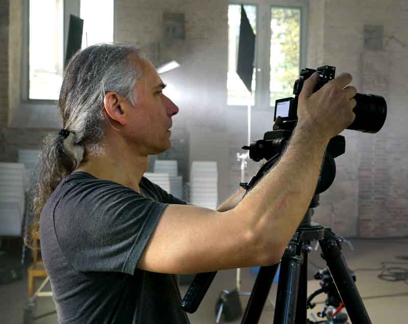Marco Bare als Kameraman bei der Filmproduktion zu einem Musikvideo